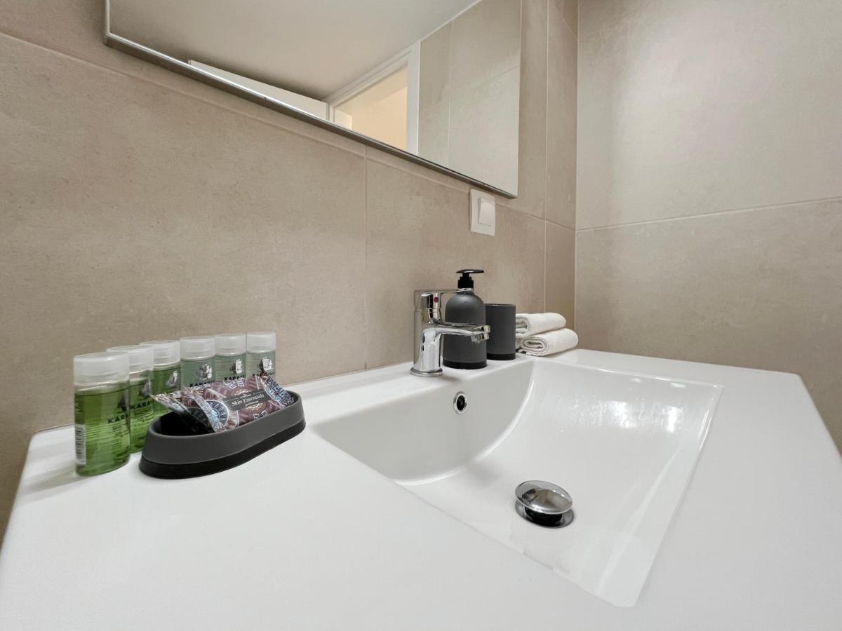 Mouson Modern 80Sqm Apt Next To Edem Beach Daire Atina Dış mekan fotoğraf